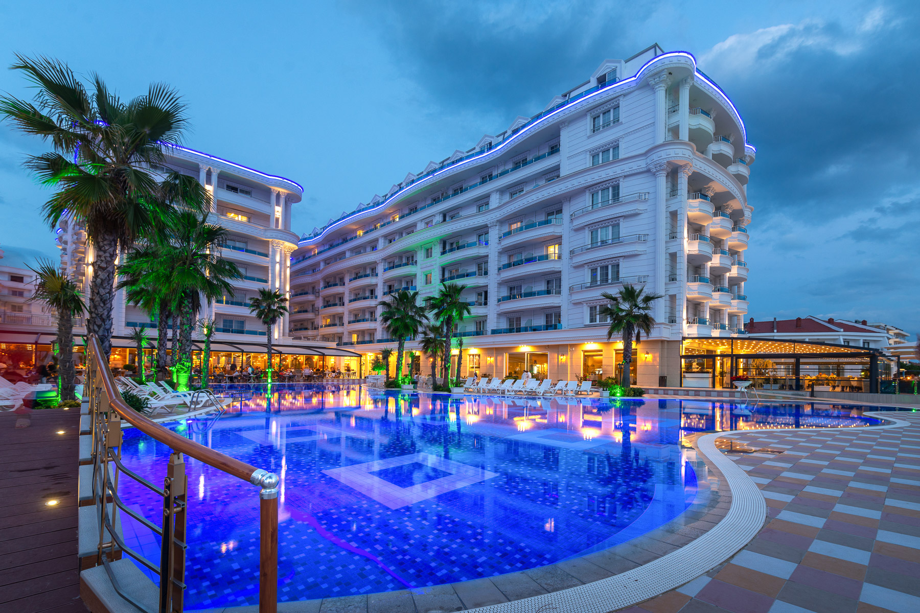 Shën Valentini në Grand Blue Fafa - Durrës | 3 ditë €104